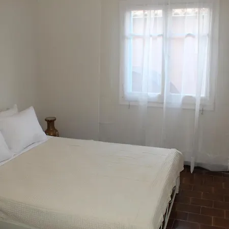 Postman's House * Δουκάδες